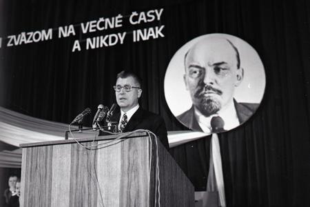 Veľká októbrová socialistická revolúcia – sviatok proletariátu