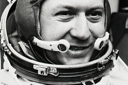 Do vesmíru letí raketa s československým kozmonautom
