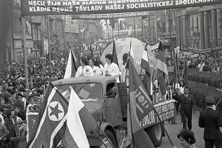 1.máj čas na oslavy socialistických úspechov
