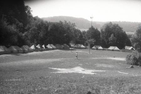 Rok 1951: Učni sa zotavujú v rekreačných táboroch