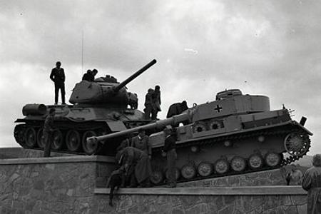 Cesta k slobode viedla cez Dukliansky priesmyk