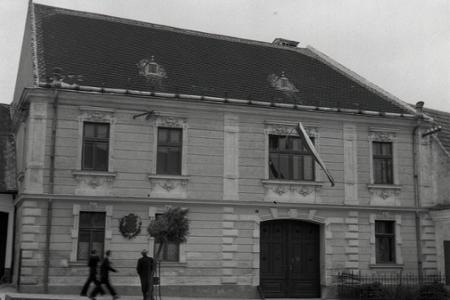 Rok 1945: Na námestí v Modre odhalili pamätník Ľudovíta Štúra