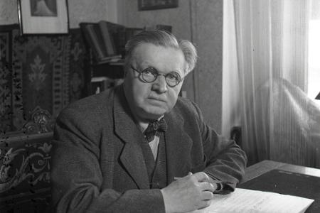 Pápež Pius X. udelil Mikulášovi Schneiderovi-Trnavskému rytiersky titul