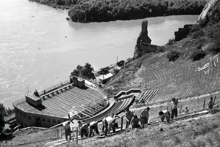 Rok 1959: Devín sa pripravuje na významnú kultúrnu udalosť
