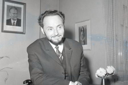 Ján Jamnický  bol považovaný za mága slovenského divadla