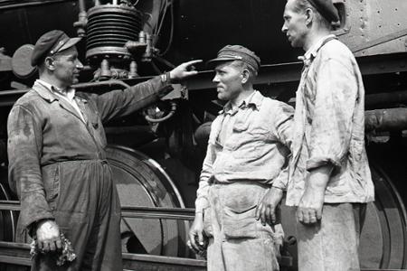 Rok 1954: Vládne uznesenie poukazuje na nedostatky v hospodárstve