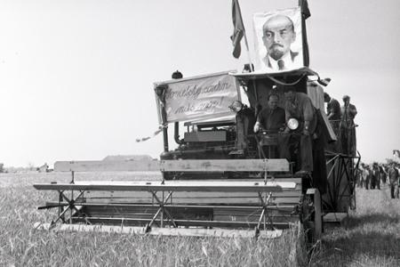 Rok 1953: Začína sa žatva