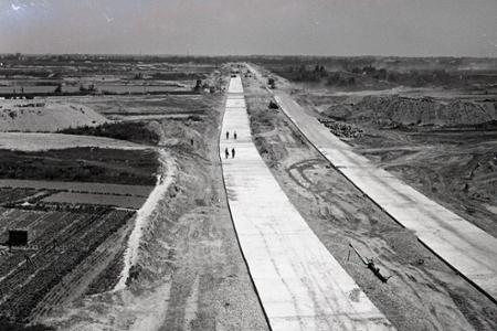Rok 1961: Pripravujú územie pre nové sídlisko v Bratislave