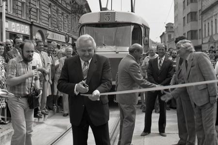 Rok 1981: Po Obchodnej ulici v Bratislave začali premávať električky 