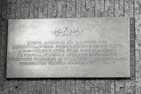Rok 1978: Pamätná tabuľa k udalosti, ktorá sa nikdy nemala stať