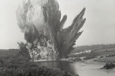 Rok 1964: Ropovod Družba smeruje do Čiech