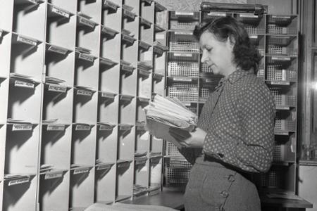 Rok 1956: Cez košickú stanicu prechádzajú zásielky do celého sveta 