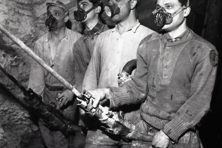 Rok 1953: Blíži sa prerazenie Bujanovského tunela