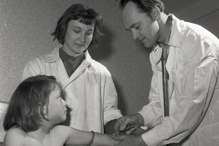 Rok 1962: Spišské Hanušovce zachránil český lekár
