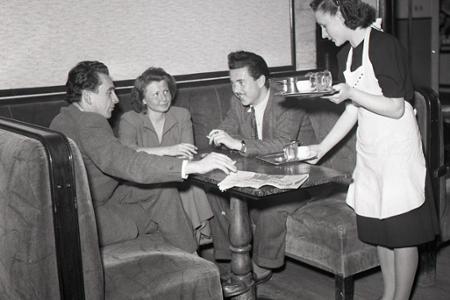 Rok 1950: Do práce nastupuje čoraz viac žien