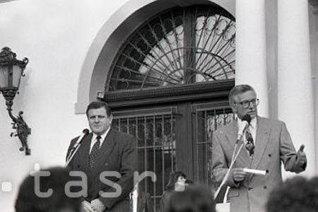 Rok 1992: V Kolodějoch sa rokuje o budúcich vzťahoch medzi ČR a SR