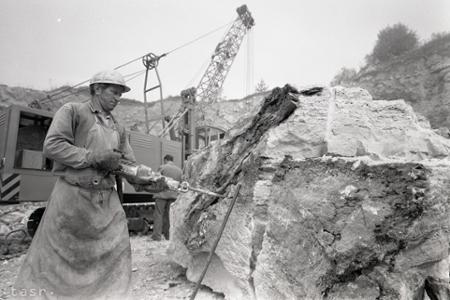 Rok 1975: Spišský travertín krášli budovy v ČSSR