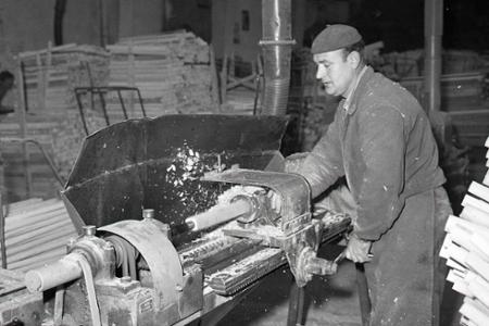Rok 1962:Na kreslách z Tatra nábytku sedeli aj delegáti XXII. zjazdu KSSZ