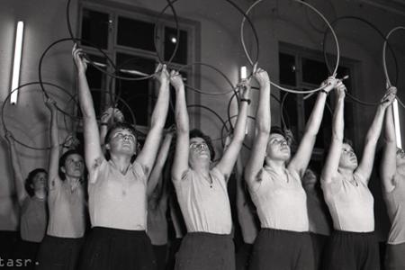 Rok 1959: V Nových Zámkoch sa pripravujú na II. celoštátnu spartakiádu 