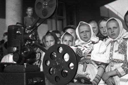 Rok 1949: Obyvatelia Važca prvýkrát v kine