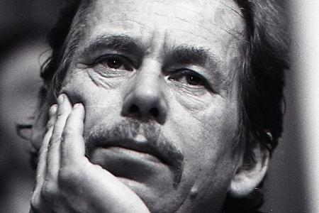 Václav Havel sa narodil pred 90 rokmi