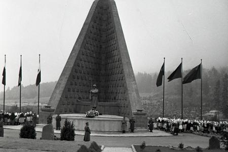 Rok 1949: Otvorili pamätník na Dukle