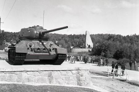 Rok 1949: Otvorili pamätník na Dukle